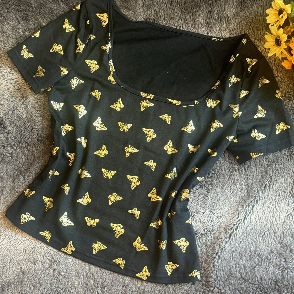 Allover Butterfly Scoop Neck Tee Top Small NWOT